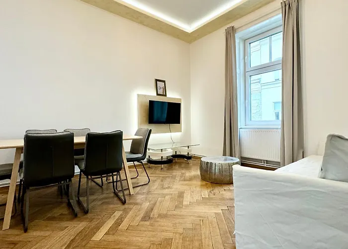 Luxury At Famous Kutschkermarkt
